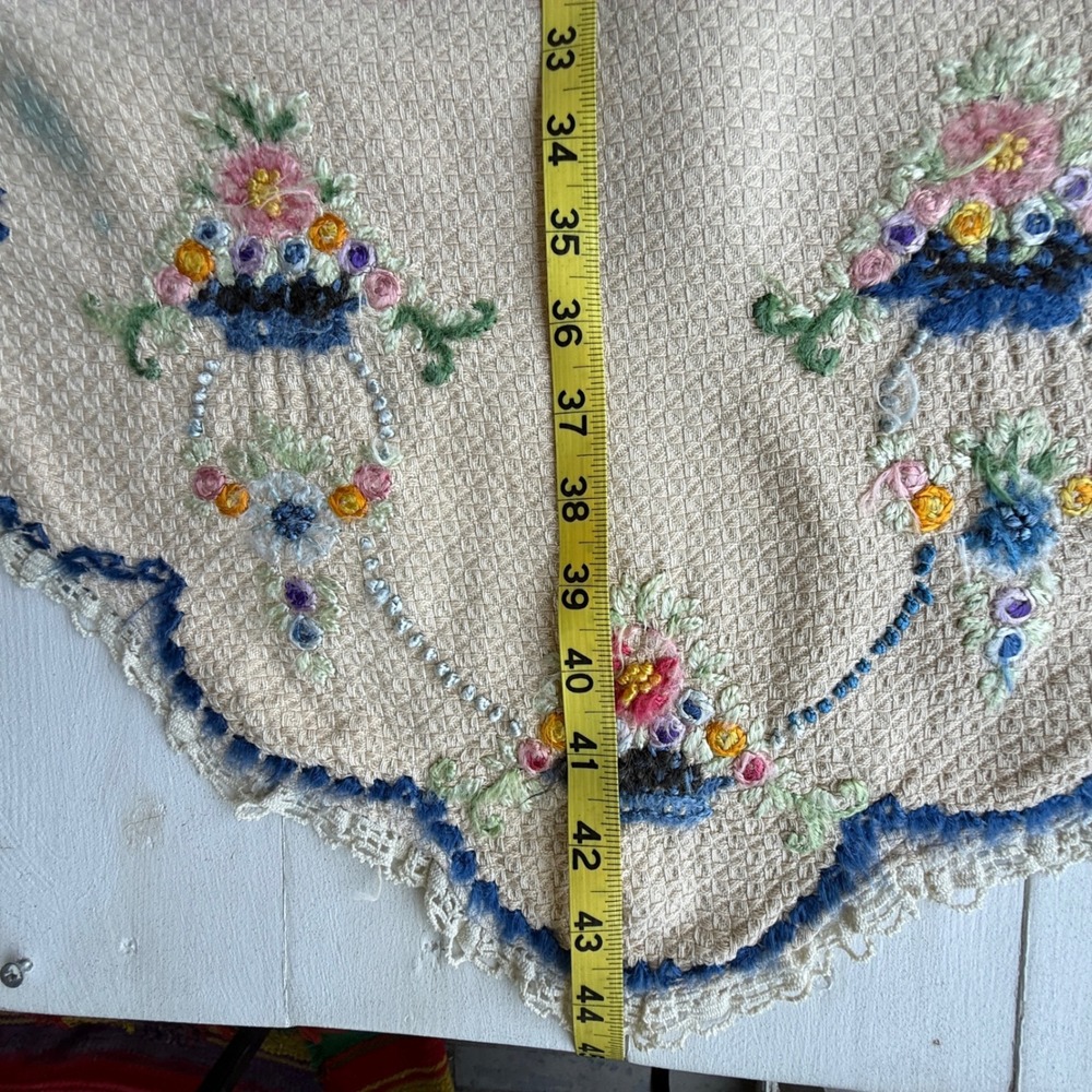 Vintage Hand Embroidered Floral Table Runner Blue White Lace Trim 42 Inch - Picture 9 of 11